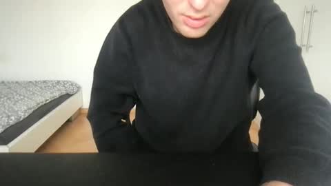 Max online show from 4, 10, 2025