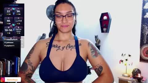 Snapshot of toothyy chatting on 12, 2, 2025 toothyy online show from 12, 2, 2025