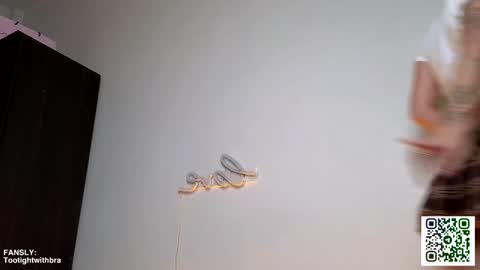 Snapshot of tootightwithbra chatting on 11, 1, 2025 Kira online show from 11, 1, 2025