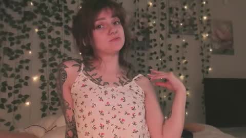 Alice and Sandra online show from 22, 9, 2025