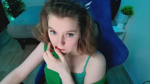 Snapshot of topcranberry chatting on 19, 4, 2026 topcranberry online show from 19, 4, 2026