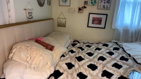 Tori  online show from 10, 2, 2025