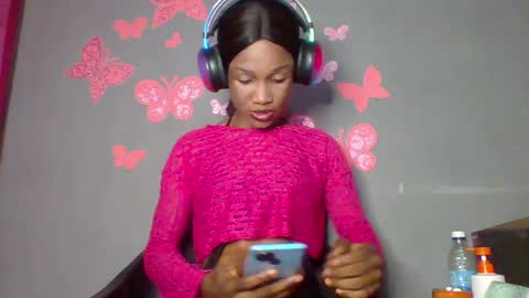Snapshot of toriebauers chatting on 27, 5, 2026 Aria online show from 27, 5, 2026