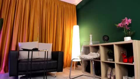 torri kitten online show from 1, 10, 2025