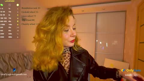 Snapshot of totally_spy chatting on 20, 12, 2024 Madam Viktoria Vacation in Portugal 2811 - 0412 online show from 20, 12, 2024