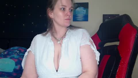 Lilly Miss Mistress Goddess Maam Queen Boss online show from 18, 12, 2024