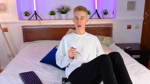 Max online show from 8, 4, 2026