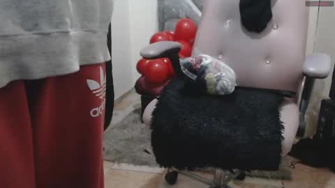 Snapshot of toxxxic_cams chatting on 18, 5, 2026 toxca69 online show from 18, 5, 2026