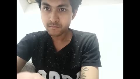 Snapshot of toy_sweet chatting on 6, 4, 2026 Xander online show from 6, 4, 2026