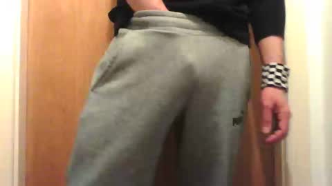 Snapshot of trackielad21 chatting on 22, 9, 2025 trackielad online show from 22, 9, 2025