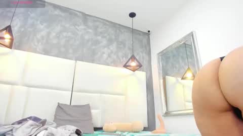 Tracy Wright online show from 8, 3, 2026