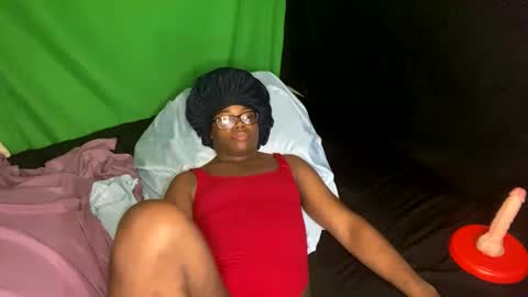 Snapshot of transgirl_omi chatting on 12, 3, 2026 TransDomme Omi online show from 12, 3, 2026