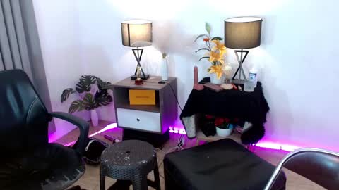 Selena the real cummer online show from 5, 1, 2025