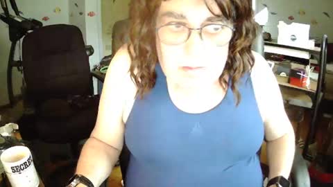 Snapshot of transmtfhello chatting on 6, 5, 2026 Peter online show from 6, 5, 2026