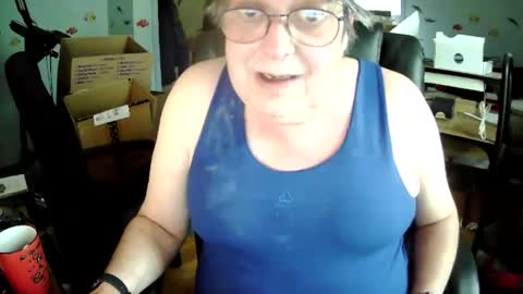 Snapshot of transmtfhello chatting on 25, 5, 2026 Peter online show from 25, 5, 2026