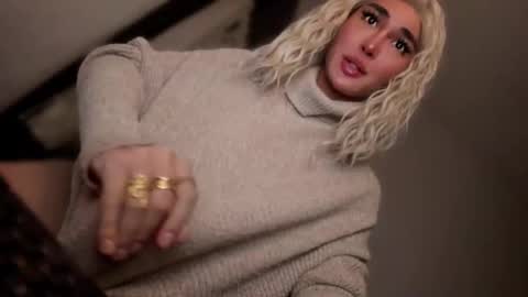 Snapshot of transnextdoor_ chatting on 14, 11, 2025 ALMIGHTY GODDESS VALENTINA online show from 14, 11, 2025