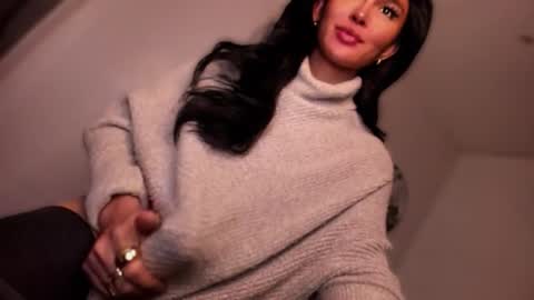 Snapshot of transnextdoor_ chatting on 8, 1, 2026 ALMIGHTY GODDESS VALENTINA online show from 8, 1, 2026