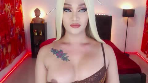 KYLIE BELLA  TS online show from 18, 12, 2025