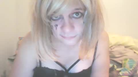 Snapshot of traphouseslutbunny4fun chatting on 7, 12, 2024 traphouseslutbunny4fun online show from 7, 12, 2024