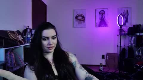 trapqueenskullcrush89 online show from 17, 2, 2026