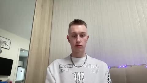 Snapshot of travis_gracile chatting on 1, 4, 2026 Travis online show from 1, 4, 2026