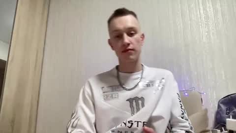 Snapshot of travis_gracile chatting on 1, 4, 2026 Travis online show from 1, 4, 2026