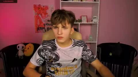 Travis online show from 8, 9, 2025