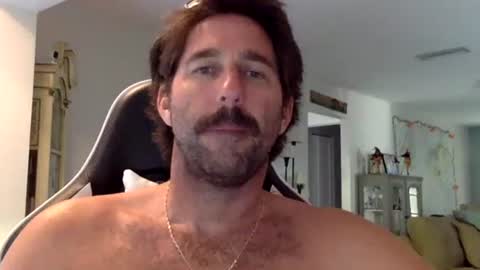 TravisKenn online show from 18, 10, 2025