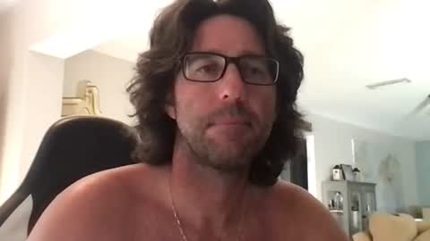 Snapshot of traviskenn chatting on 13, 5, 2026 TravisKenn online show from 13, 5, 2026