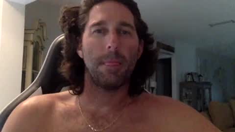 Snapshot of traviskenn chatting on 3, 6, 2026 TravisKenn online show from 3, 6, 2026