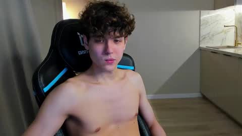 Snapshot of travisrivas chatting on 16, 10, 2025 travisrivas online show from 16, 10, 2025