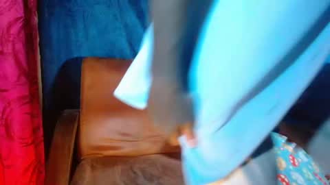 TRAV - INDEPENDENT MODEL online show from 5, 2, 2025