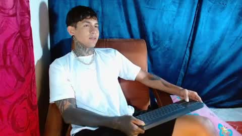 TRAV - INDEPENDENT MODEL online show from 12, 2, 2025