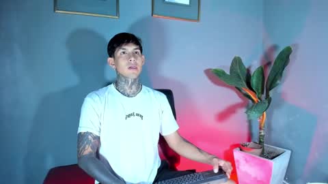 TRAV - INDEPENDENT MODEL online show from 27, 2, 2025