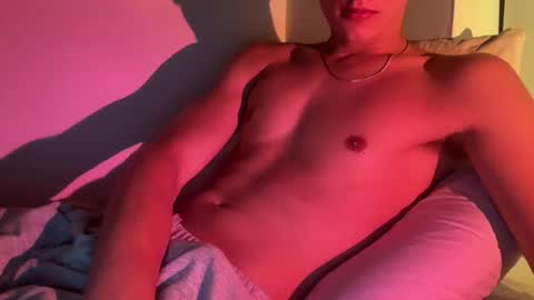 Snapshot of travvy19 chatting on 17, 2, 2026 travvy19 online show from 17, 2, 2026