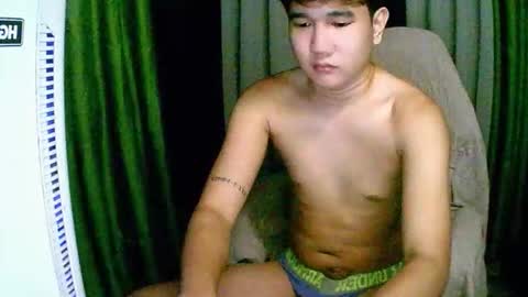 Snapshot of trebz_01 chatting on 22, 12, 2025 trebz_01 online show from 22, 12, 2025