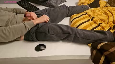 tree1989 online show from 12, 1, 2026