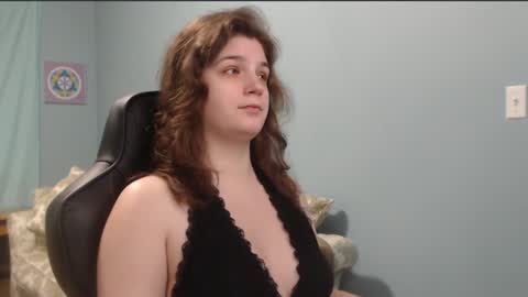 TreeJeanne online show from 1, 1, 2025