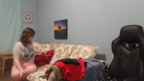 TreeJeanne online show from 4, 1, 2025