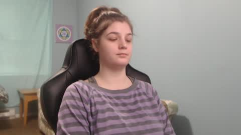 TreeJeanne online show from 6, 2, 2025