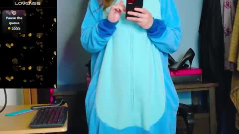 TreeJeanne online show from 1, 11, 2025