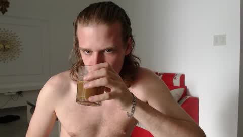 Snapshot of treezyny chatting on 3, 12, 2024 Sarah And Jon online show from 3, 12, 2024