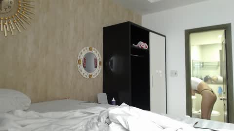 Snapshot of treezyny chatting on 5, 12, 2024 Sarah And Jon online show from 5, 12, 2024