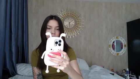 Snapshot of treezyny chatting on 13, 12, 2024 Sarah And Jon online show from 13, 12, 2024