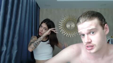 Snapshot of treezyny chatting on 21, 12, 2024 Sarah And Jon online show from 21, 12, 2024