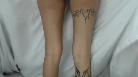 Snapshot of treezyny chatting on 31, 12, 2024 Sarah And Jon online show from 31, 12, 2024