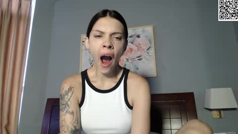 Snapshot of treezyny chatting on 16, 2, 2025 Sarah And Jon online show from 16, 2, 2025