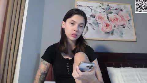 Snapshot of treezyny chatting on 28, 2, 2025 Sarah And Jon online show from 28, 2, 2025