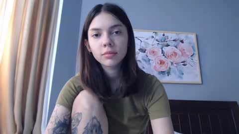 Snapshot of treezyny chatting on 6, 3, 2025 Sarah And Jon online show from 6, 3, 2025