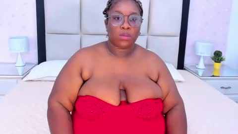 Snapshot of treisyvixen chatting on 25, 6, 2026 Treisy Vixen big ass online show from 25, 6, 2026